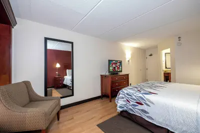 Photo 4 - Red Roof Inn Meriden