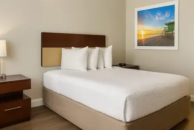 Photo 5 - Days Inn by Wyndham Bradenton I-75