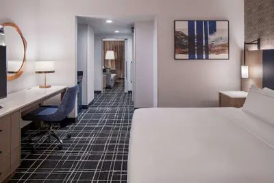 Photo 2 - DoubleTree Suites by Hilton Hotel Salt Lake City
