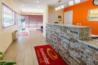 Photo 5 - Econo Lodge Near Motor Speedway