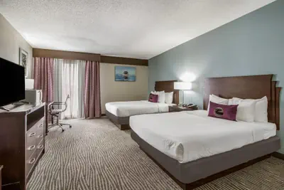 Photo 2 - Clarion Hotel Jackson Northwest