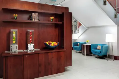 Photo 4 - Courtyard by Marriott Boston-Cambridge