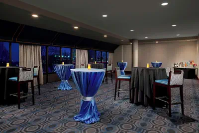 Photo 4 - Courtyard by Marriott Boston-Cambridge