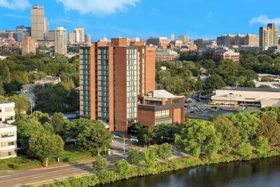 Photo 2 - Courtyard by Marriott Boston-Cambridge