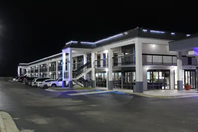 Photo 2 - Days Inn by Wyndham Marianna