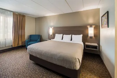 Photo 5 - Econo Lodge Duluth near Miller Hill Mall