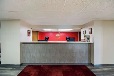 Photo 2 - Econo Lodge Duluth near Miller Hill Mall