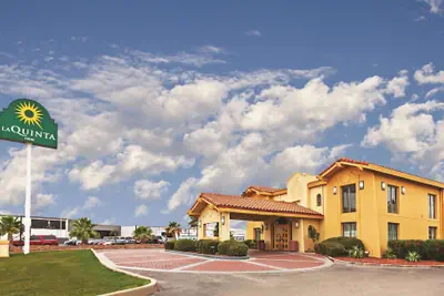 Photo 2 - La Quinta Inn by Wyndham Midland