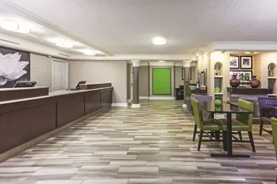 Photo 4 - La Quinta Inn by Wyndham Midland