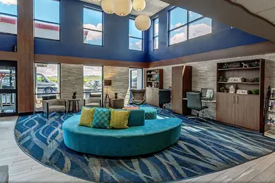 Photo 4 - Holiday Inn & Suites Syracuse Airport - Liverpool by IHG