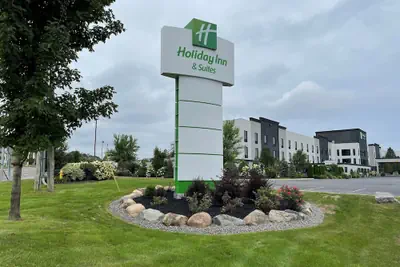 Photo 2 - Holiday Inn & Suites Syracuse Airport - Liverpool by IHG