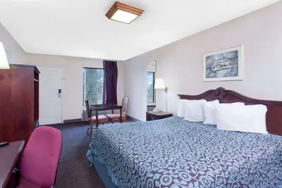 Photo 4 - Days Inn by Wyndham Morristown