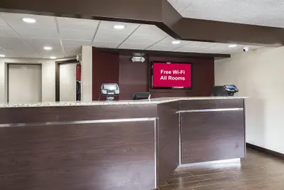 Photo 4 - Red Roof Inn Chicago-O'Hare Airport/ Arlington Hts