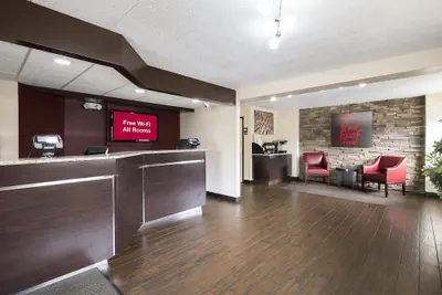 Photo 5 - Red Roof Inn Chicago-O'Hare Airport/ Arlington Hts