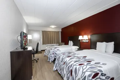 Photo 5 - Red Roof Inn Chicago-O'Hare Airport/ Arlington Hts