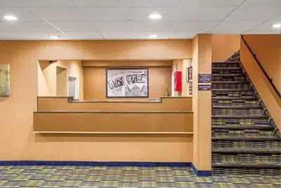 Photo 3 - Fairbridge Inn Express Buffalo Airport Williamsville