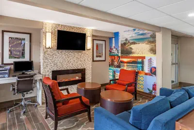 Photo 4 - Clarion Pointe Racine - Mount Pleasant