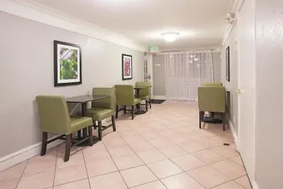 Photo 4 - La Quinta Inn by Wyndham Salt Lake City Midvale