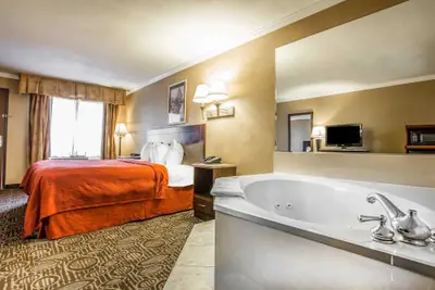 Photo 4 - Quality Inn & Suites Ft. Jackson Maingate