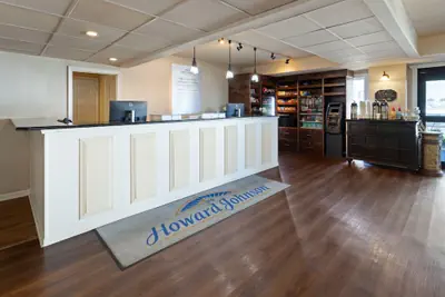 Photo 4 - Howard Johnson Plaza Hotel by Wyndham Ocean City Oceanfront
