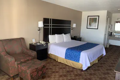 Photo 5 - Travelodge by Wyndham Killeen/Fort Hood