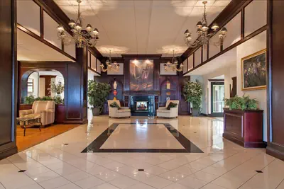 Photo 3 - Park Pointe Hotel