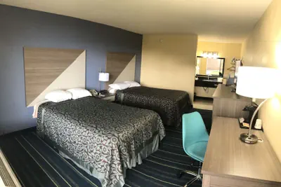 Photo 5 - Days Inn by Wyndham Salem, Illinois