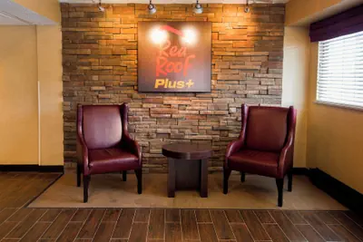 Photo 5 - Red Roof Inn PLUS+ Chicago - Naperville