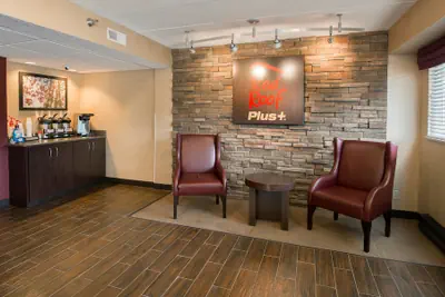 Photo 5 - Red Roof Inn PLUS+ Chicago - Naperville