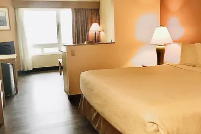 Photo 5 - Lighthouse Suites Inn