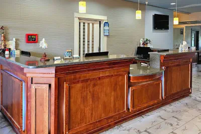 Photo 3 - Lighthouse Suites Inn