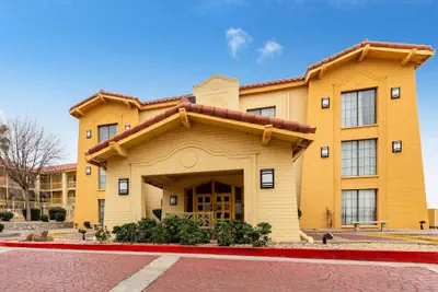 Photo 2 - La Quinta Inn by Wyndham El Paso West