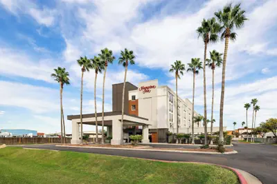 Photo 2 - Hampton Inn Laredo