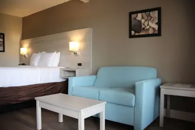 Photo 5 - Boca Suites Deerfield Beach, SureStay Collection by BW