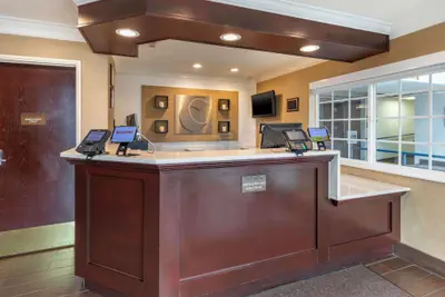 Photo 3 - Comfort Inn Santa Monica - West Los Angeles
