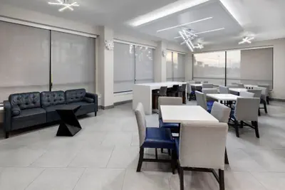 Photo 4 - La Quinta Inn & Suites by Wyndham Houston Stafford Sugarland