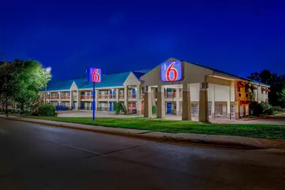 Photo 2 - Motel 6 Arlington, TX
