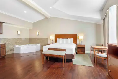 Photo 2 - Best Western Oxnard Inn