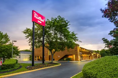 Photo 2 - Red Roof Inn Edgewood
