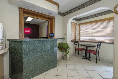 Photo 3 - Red Roof Inn Edgewood
