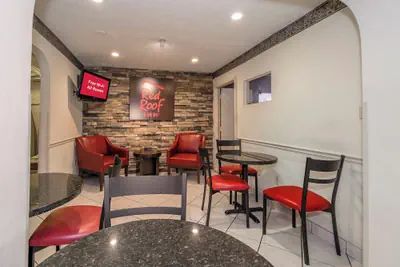 Photo 5 - Red Roof Inn Edgewood