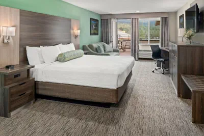 Photo 2 - Yosemite Southgate Hotel & Suites