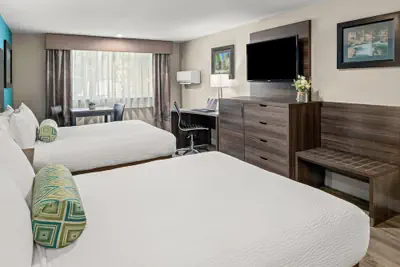 Photo 5 - Yosemite Southgate Hotel & Suites