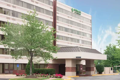 Photo 2 - Wingate by Wyndham Springfield