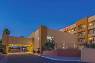 Photo 2 - Ramada Plaza by Wyndham Garden Grove/Anaheim South