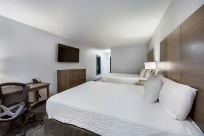 Photo 4 - Red Lion Inn & Suites Grants Pass