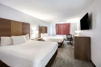 Photo 3 - Red Lion Inn & Suites Grants Pass