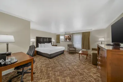 Photo 5 - Best Western Plus Northwoods Inn