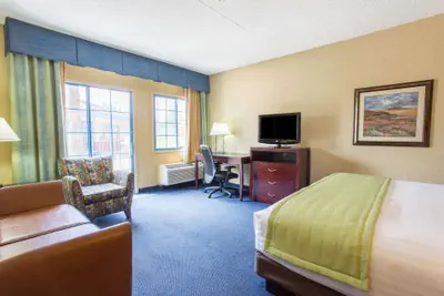Photo 5 - Days Inn & Suites by Wyndham Mesa Near Phoenix