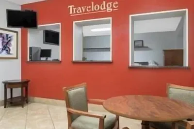 Photo 2 - Travelodge by Wyndham Klamath Falls